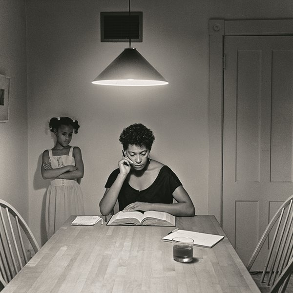 No te puedes perder esta expo en Barcelona: las fotografías de Carrie Mae Weems