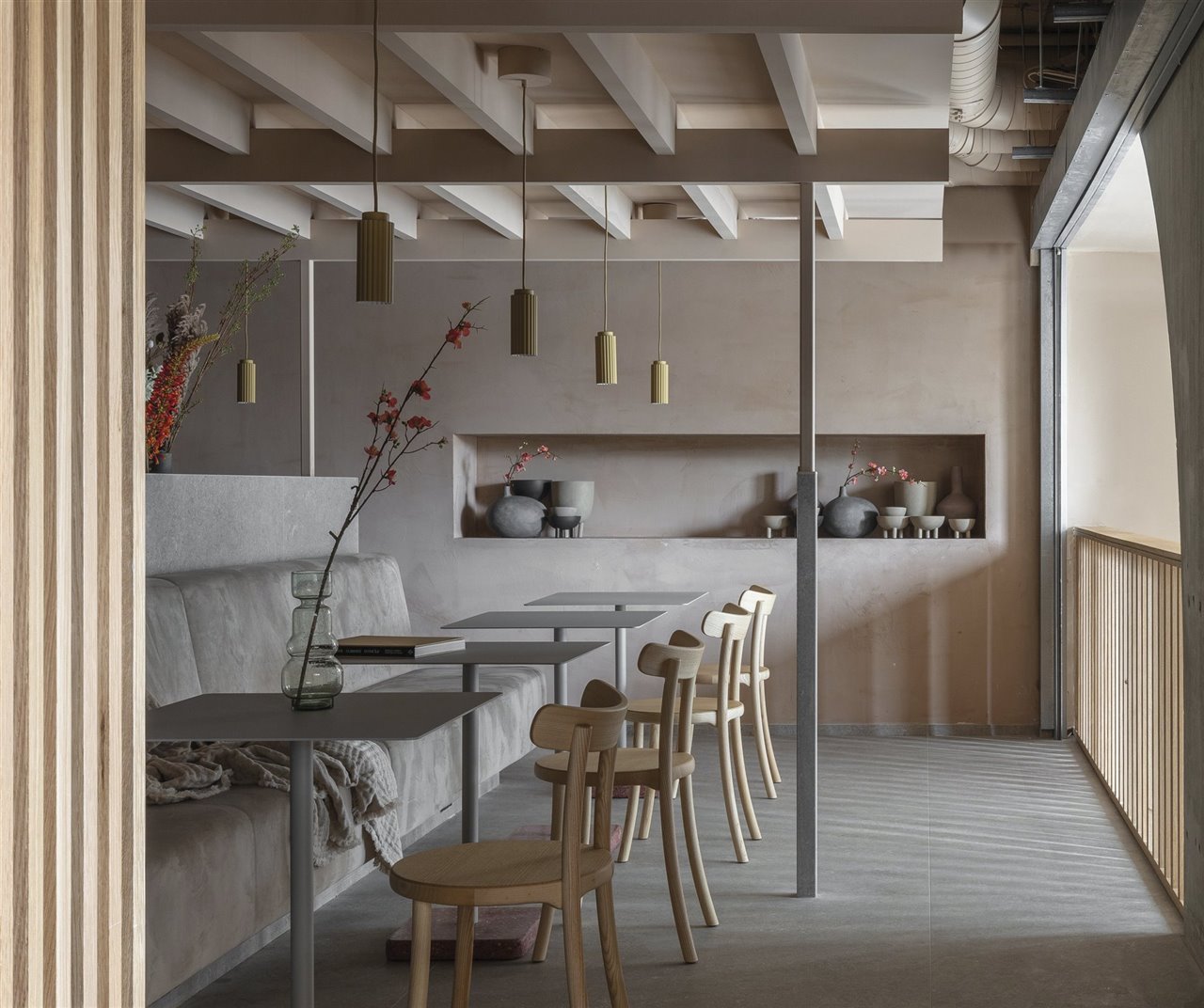 Hotel y coworking londinense Buckle Street Studios, obra de Grzywinski+Pons, un edificio de nueva construcción con un deliberado toque brutalista. 