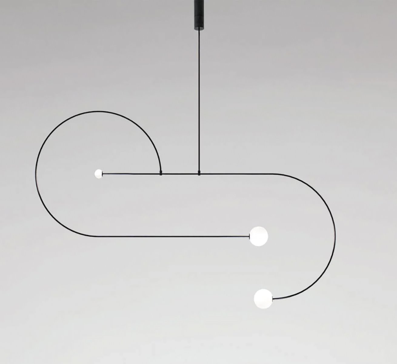 Lámpara Mobile Chandelier de Michael Anastassiades