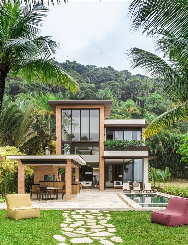 Una casa que practica el estilo tropical sofisticado con muy buena nota 
