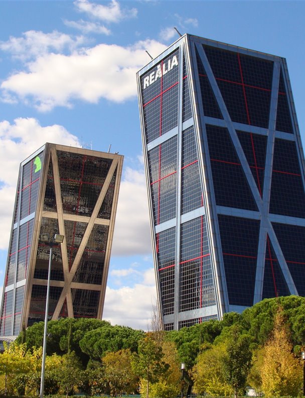 Siete cosas que no sabías de las Torres KIO de Madrid