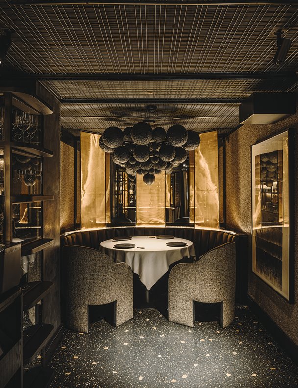 El pequeño restaurante más bonito del mundo está en Madrid y se accede a él por un pasadizo oscuro