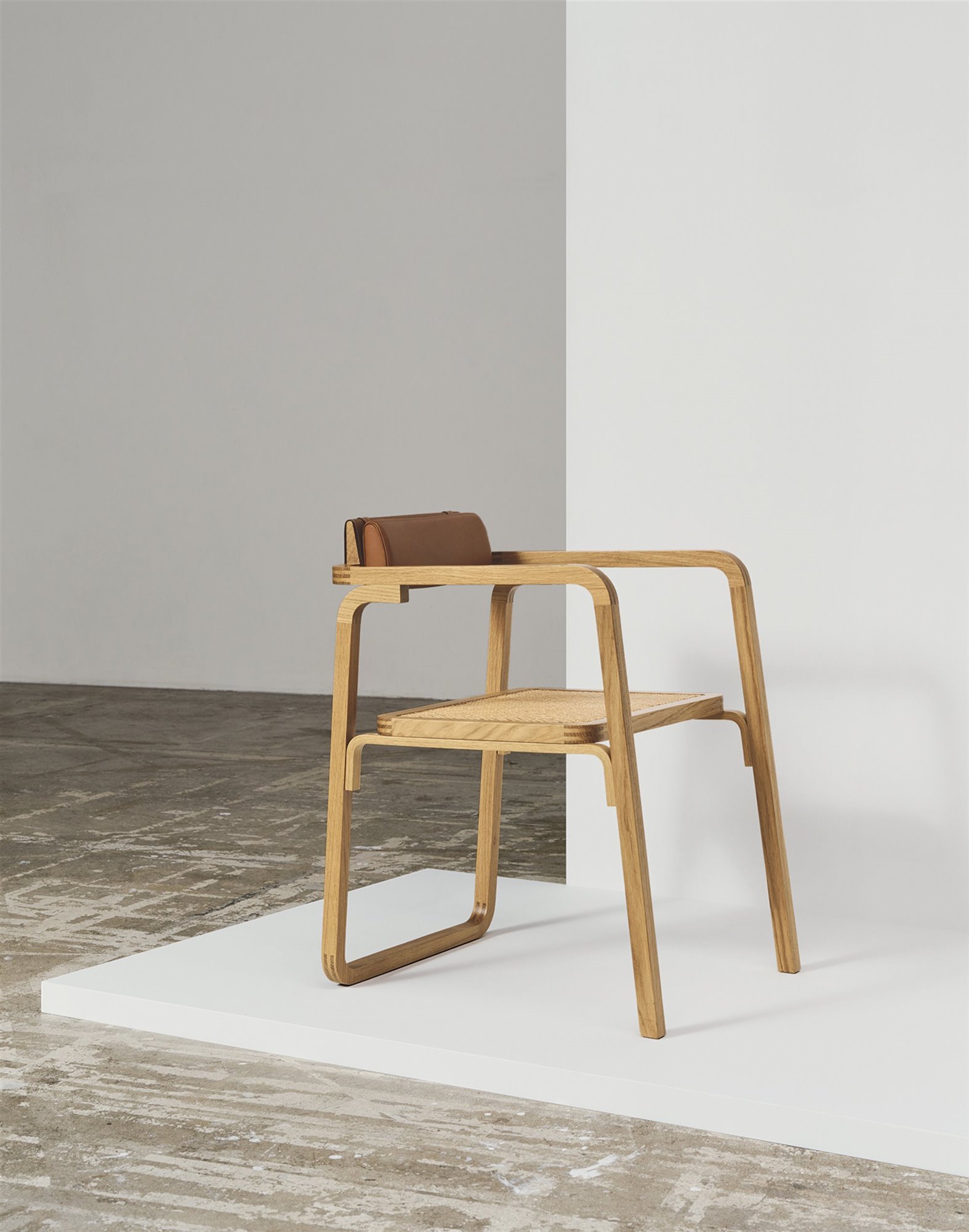 Oria-chair-Hermes-©Hugo-Mapelli