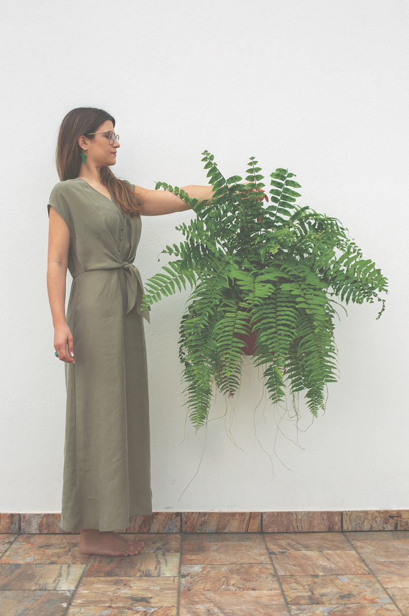 Clara Redondo, autora del manual para cuidado de plantas de interior.