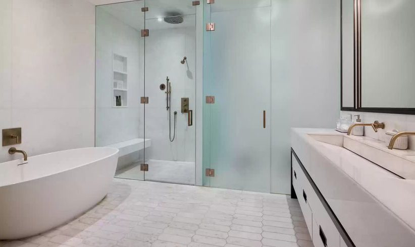 baño casa jennifer laurence