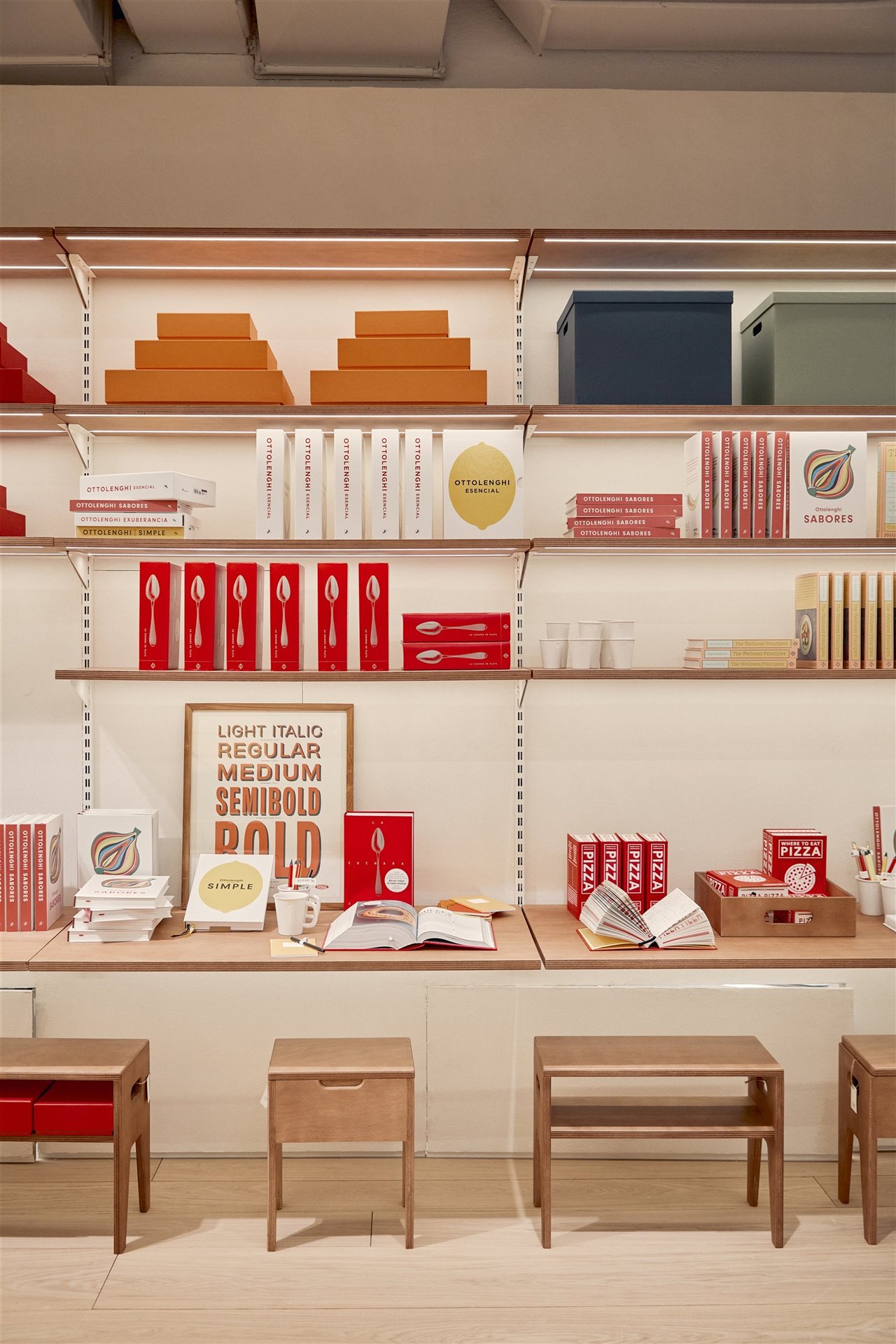 Zara Home ha querido darle un empujón a su ya exitosa sección de material de oficina en colaboración con el estudio de diseño francés Saint Lazare.