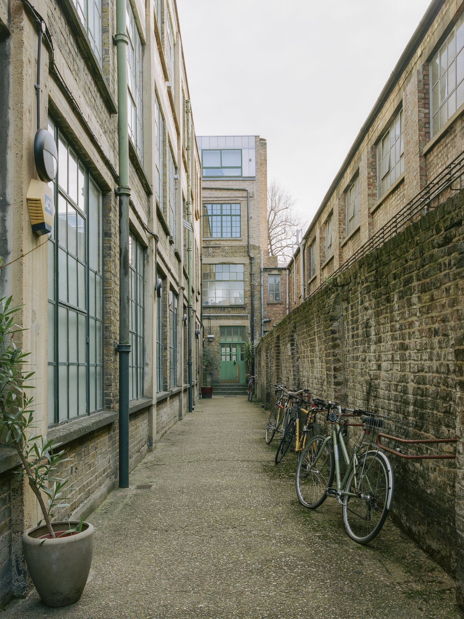 Studio-McW-London-Architects-Earthrise-Studio-Lorenzo-Zandri-1