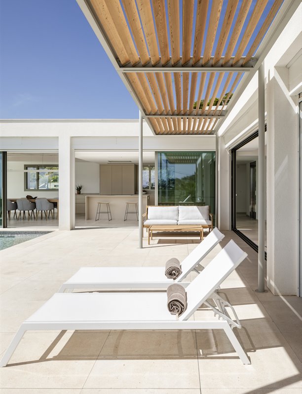 Esta casa es un espectacular balcón asomado a la bahía de Palma