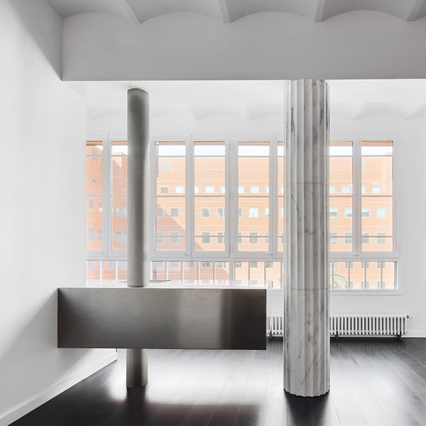 Una reforma futurista y rompedora en una casa del Eixample de Barcelona