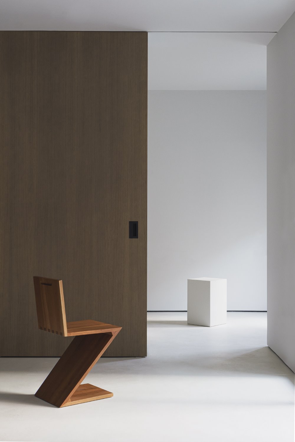 puerta corredera apartamento Deza Setien