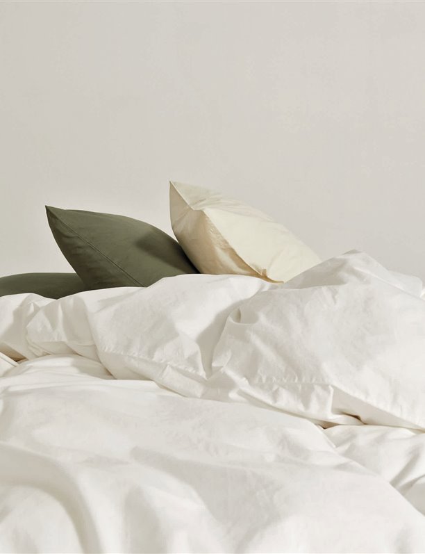 Los textiles de John Pawson convierten el dormitorio en un santuario