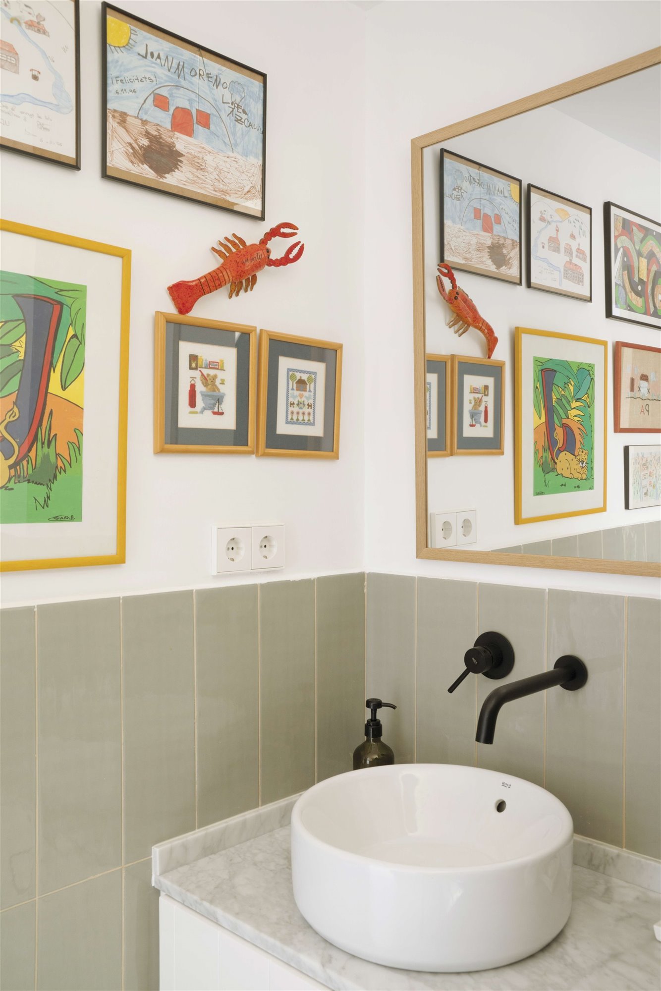CALDETES John Brown Projects baño