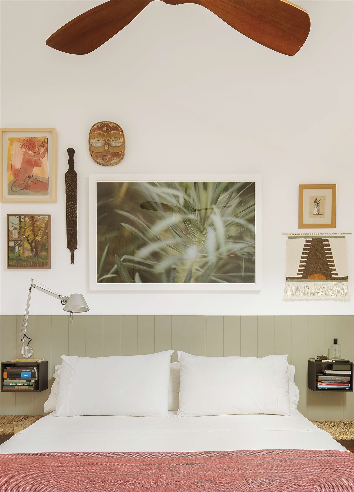 CALDETES John Brown Projects dormitorio