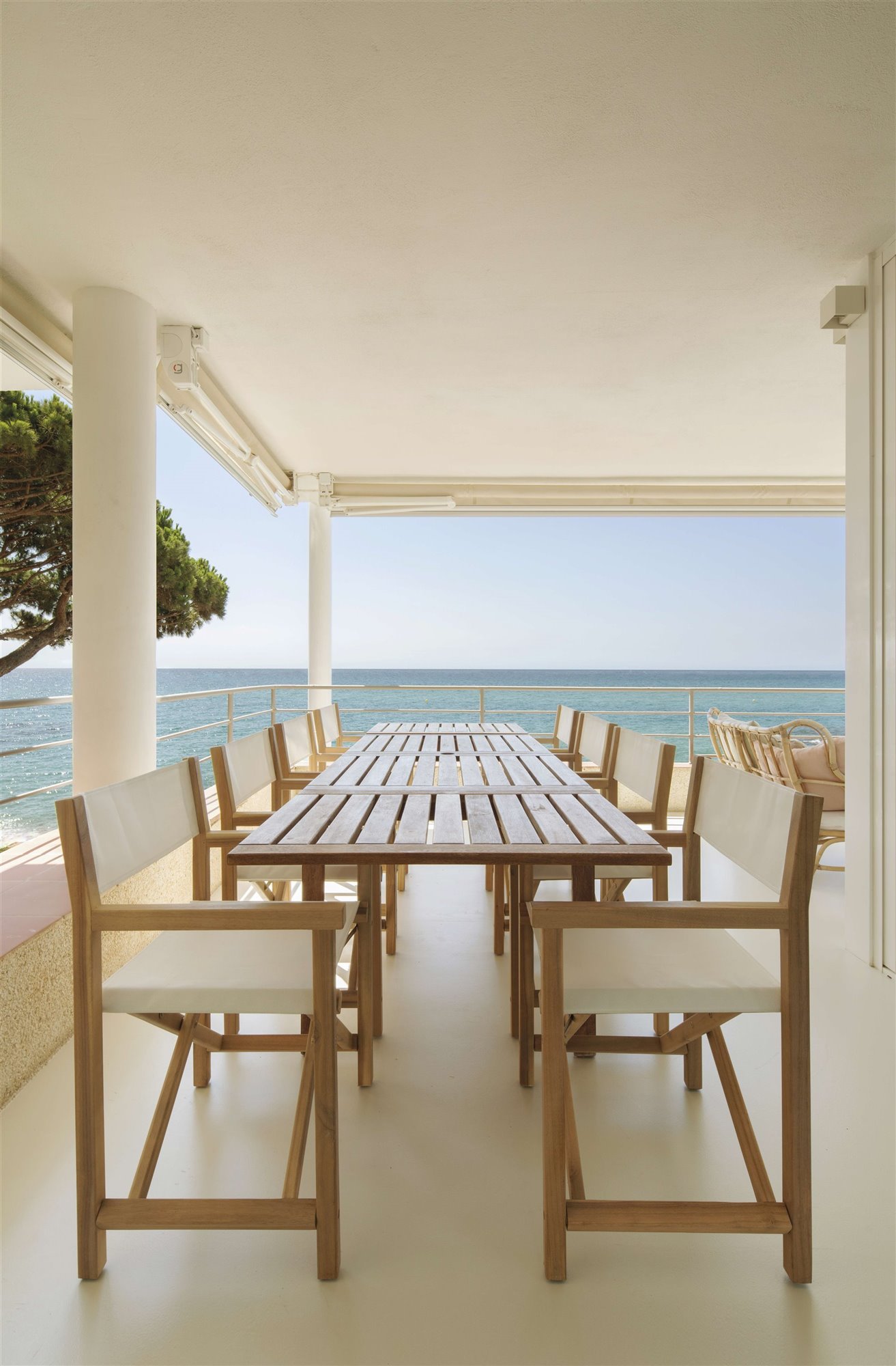CALDETES John Brown Projects terraza
