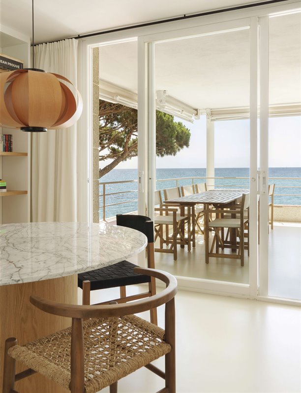 Un apartamento con vistas al Mediterráneo en el que reencontrarse cada verano