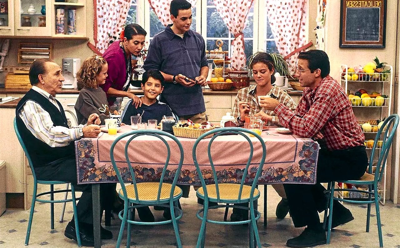 La icónica familia de Médico de Familia (en la que siempre dejaban un lado de la mesa vacía)