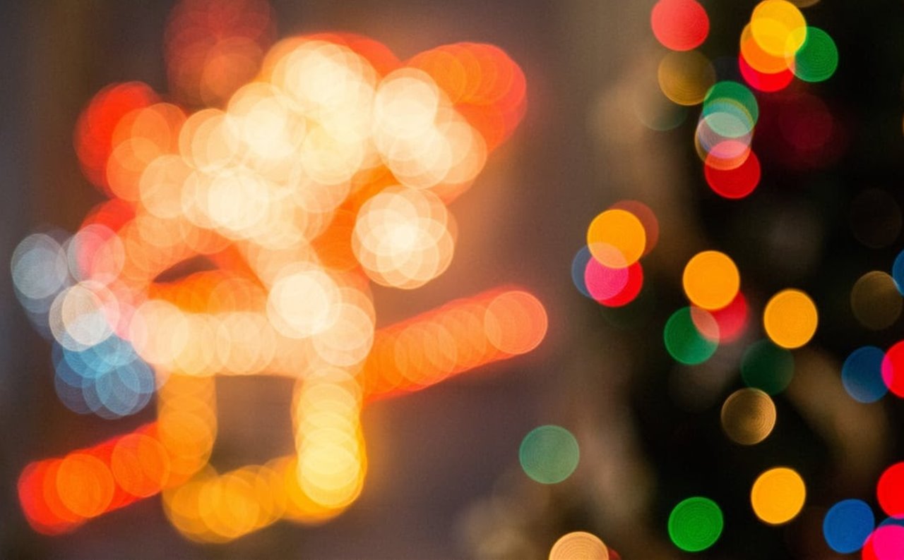 Durante todas las fiestas de Navidad, luces de todos los colores inundan las ciudades.
