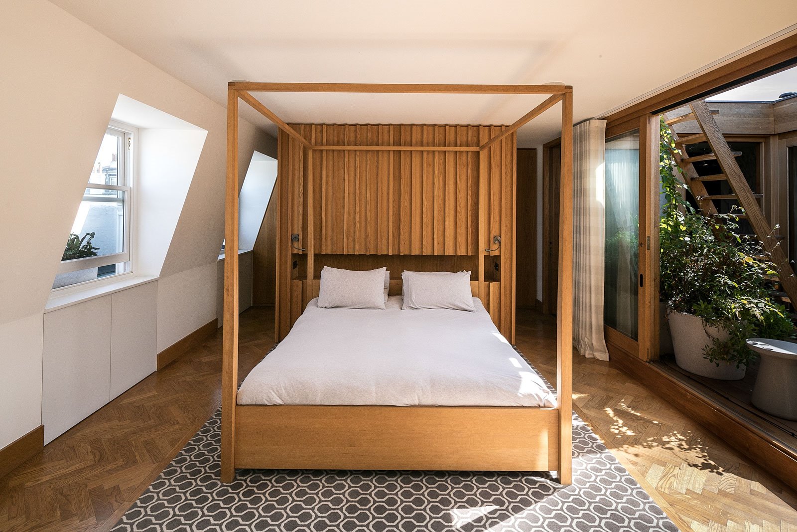 dormitorio patio jardín 