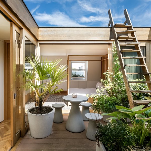 Este moderno penthouse esconde un secreto que da mucha envidia: un jardín privado