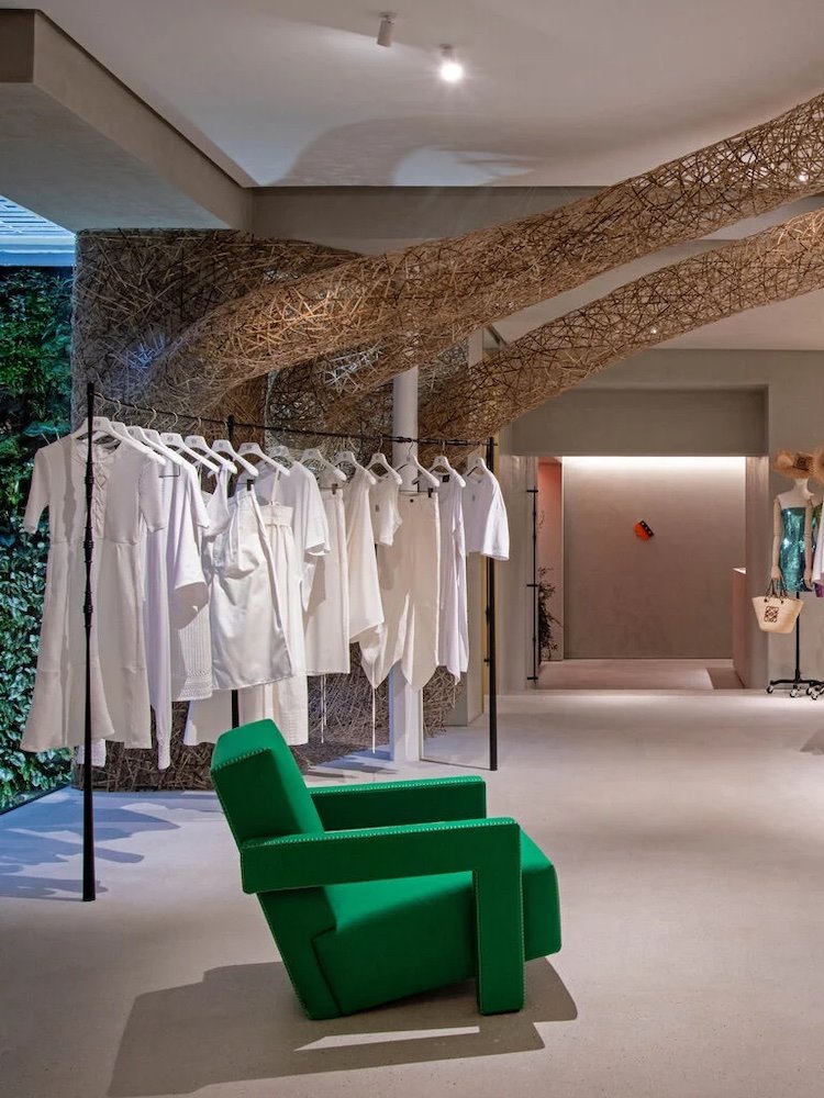La tienda Loewe de Barcelona dispone de un sistema VRF y recuperadores para la renovación del aire, ambos de alta eficiencia, y certificación energética Leed Platinum en proceso.