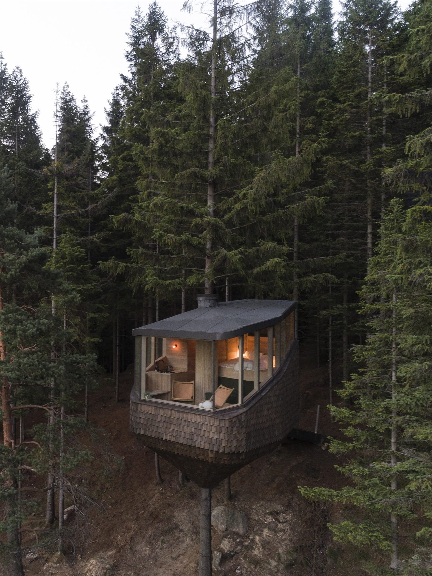 Casa en el arbol Helen & Hard