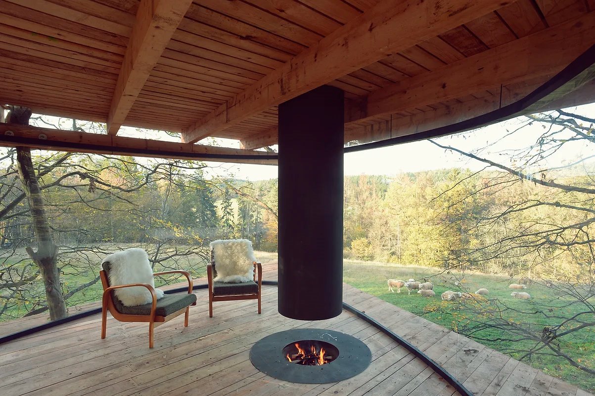 chimenea casa en árbol