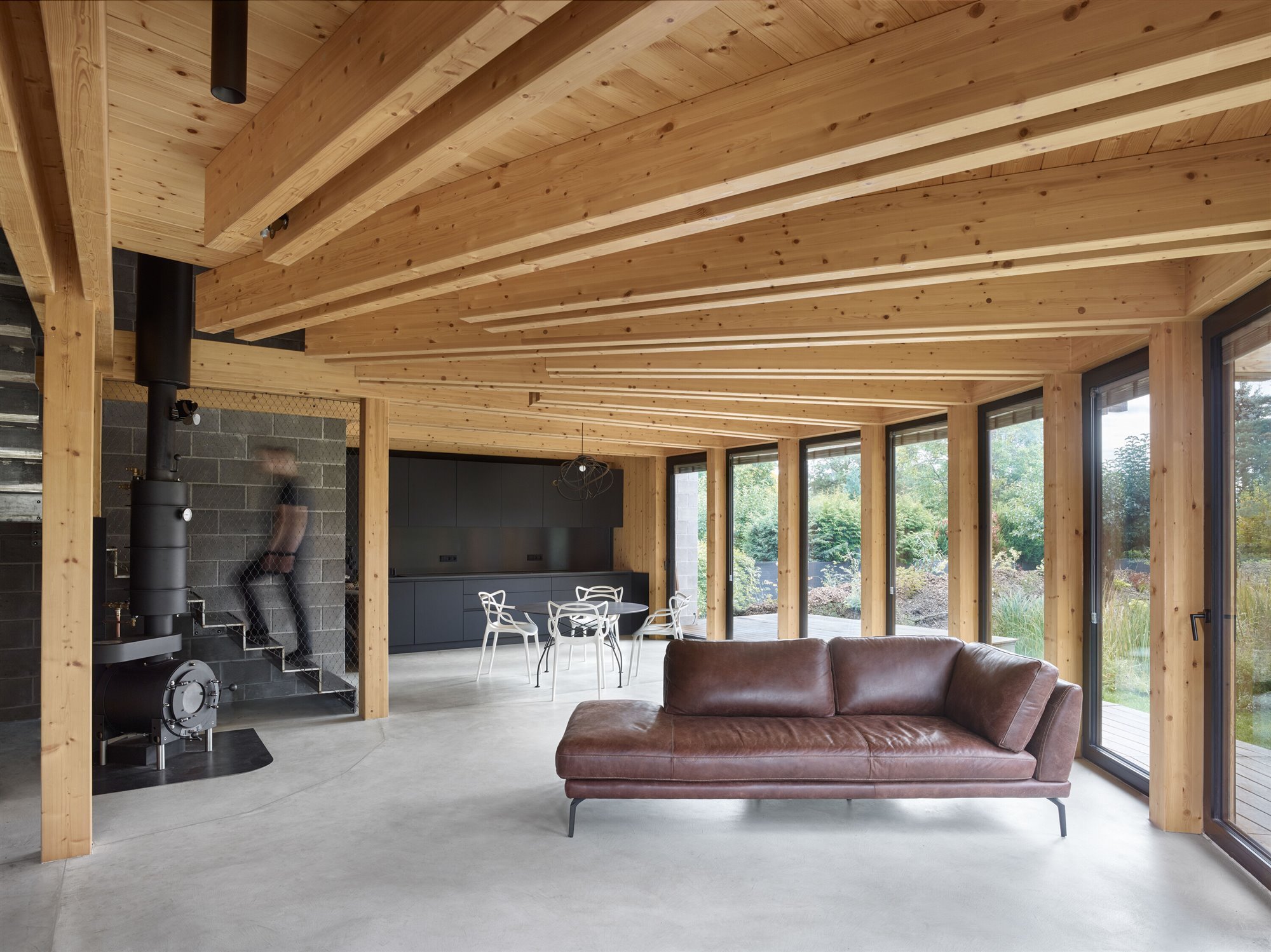 stempel-tesar-house-that-open-up-to-the-sun-filip-slapal-10