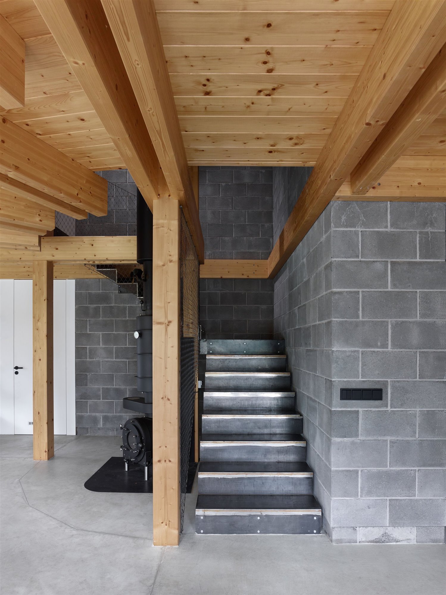 stempel-tesar-house-that-open-up-to-the-sun-filip-slapal-14