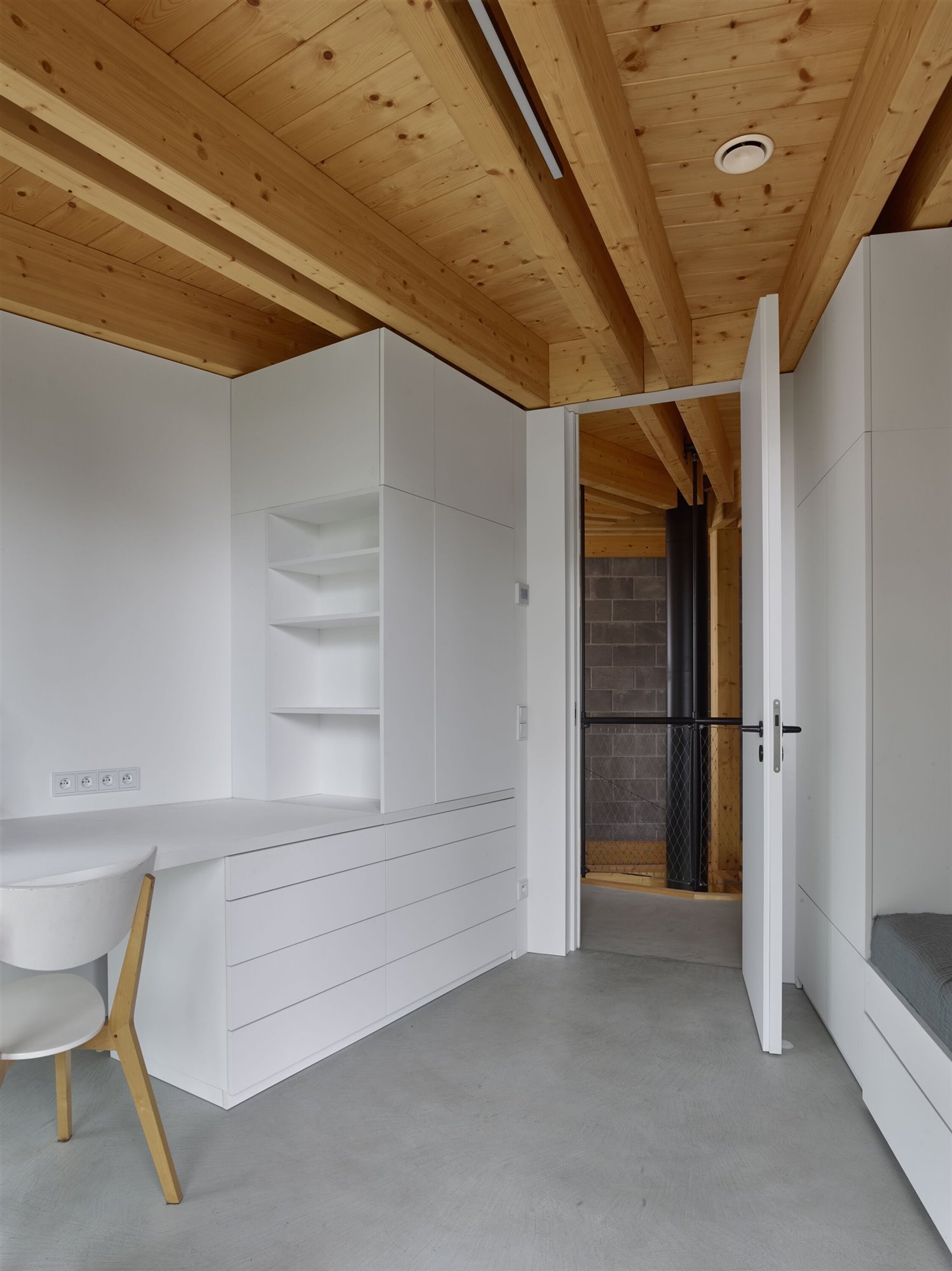 stempel-tesar-house-that-open-up-to-the-sun-filip-slapal-17