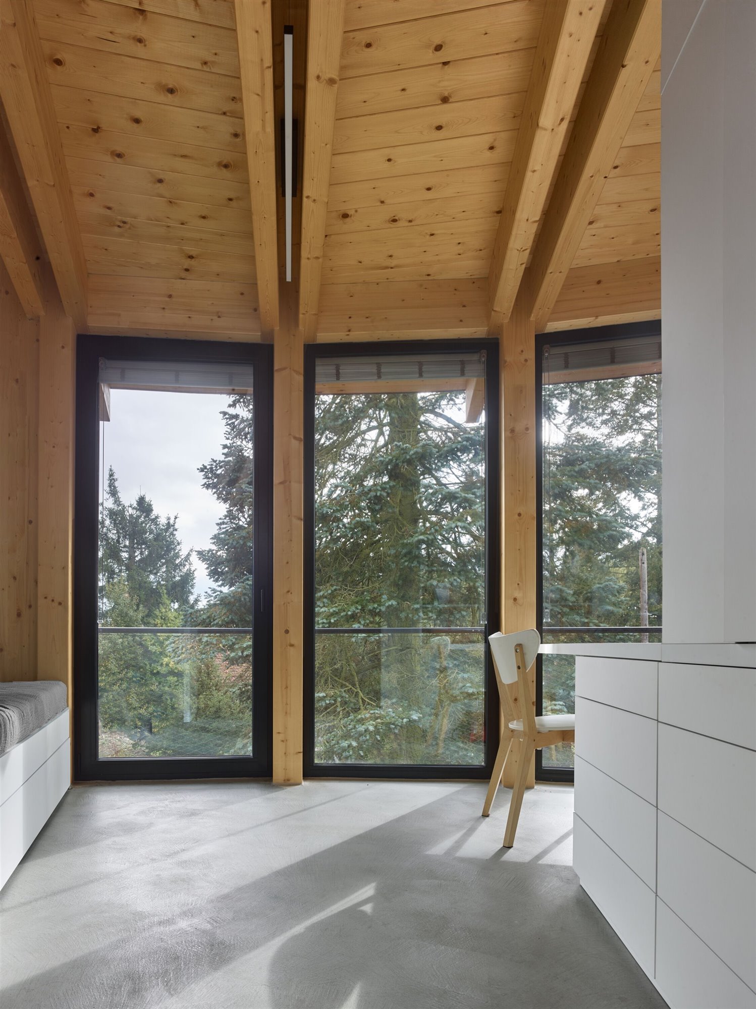 stempel-tesar-house-that-open-up-to-the-sun-filip-slapal-18