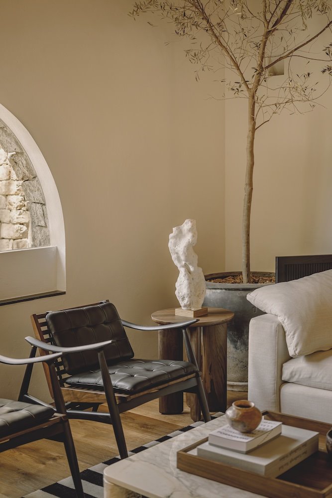 En la Casa Cedros, en Tapalta, (Jalisco), el estudio Aagnes ha aplicado su propia filosofía de diseño: un diálogo constante entre lo tradicional y lo contemporáneo, lo local y las tendencias globales, lo histórico y lo atemporal.