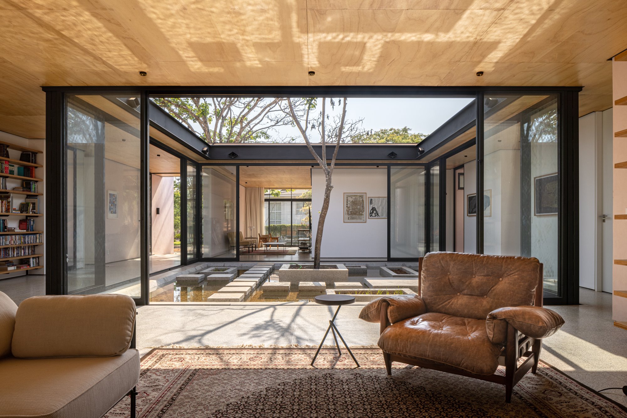 Casa Cata-Vento. Cuatro volúmenes sueltos