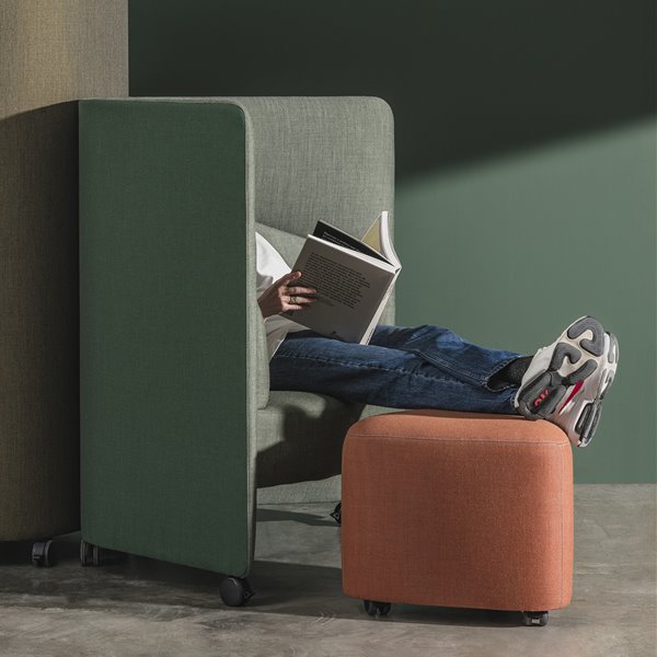 Muebles de oficina sostenibles y cómodos con los que trabajarás como en tu casa