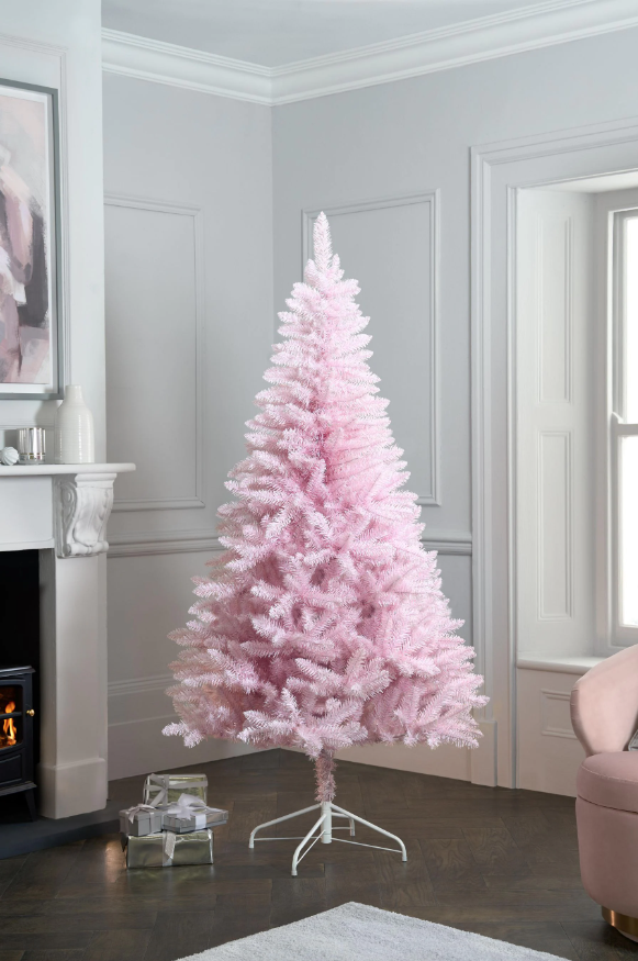 Este árbol de Navidad lo apuesta todo al rosa 