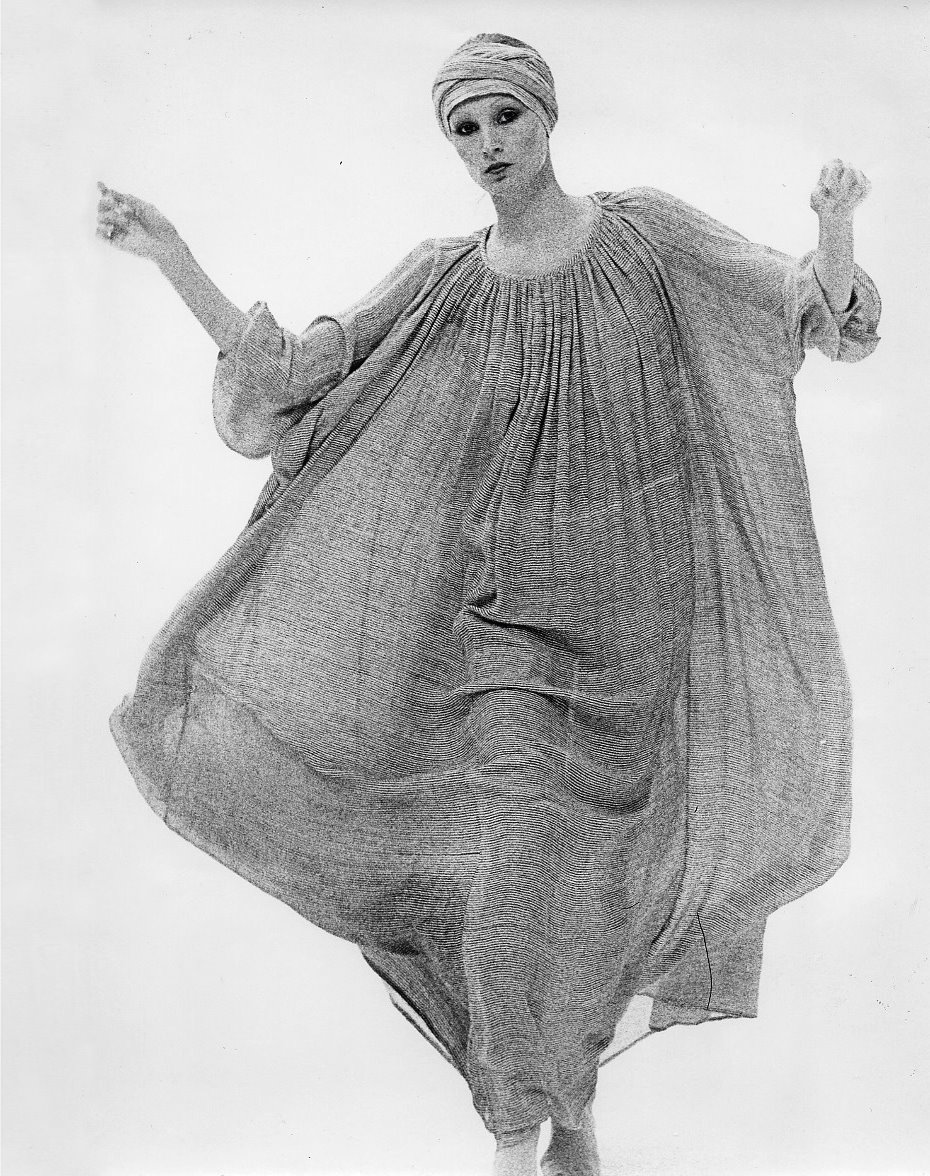 09 Vuokko-Nurmesniemi dress-Botticelli,-1975 photo Max-Petreliusbn