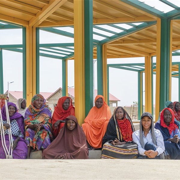 Arquitectura que salva vidas: una comunidad nueva para refugiados de Nigeria