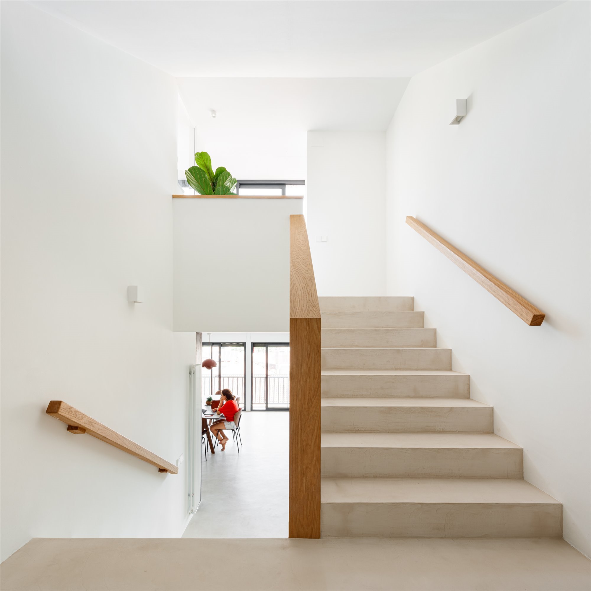 Proyecto Meta Studio. Una escalera que comunica