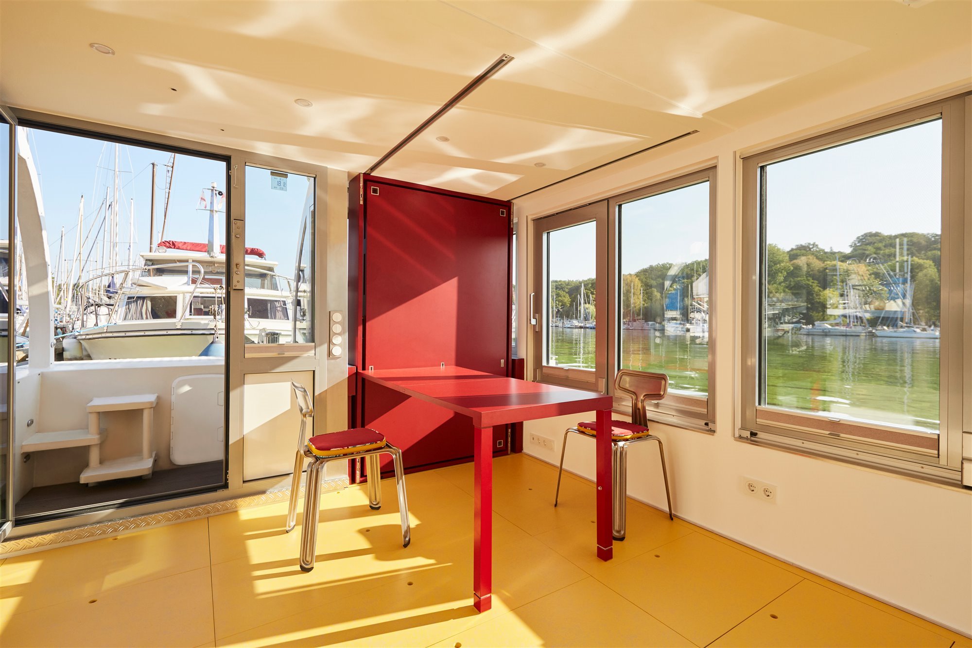 Comedor tiny home barco