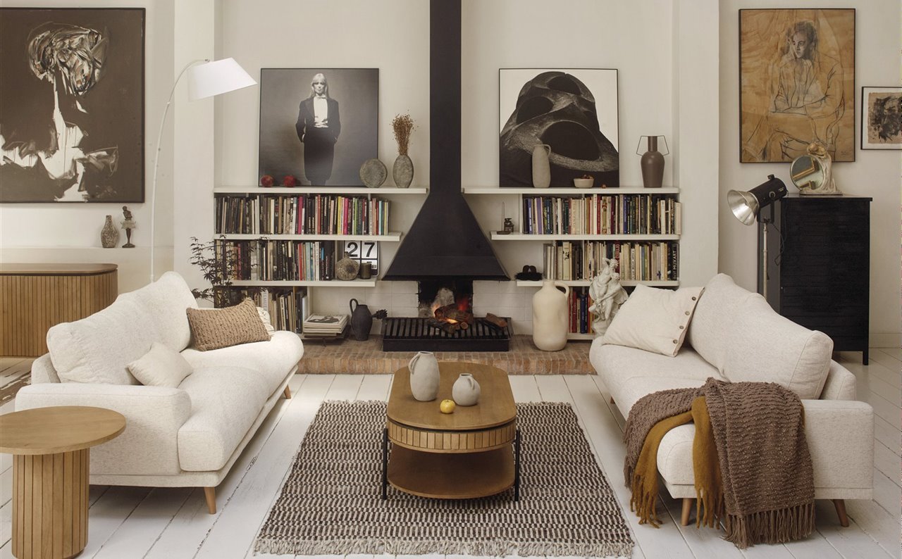 casa-leopoldo-pomes-salon fc64f430 1280x794. Chimenea