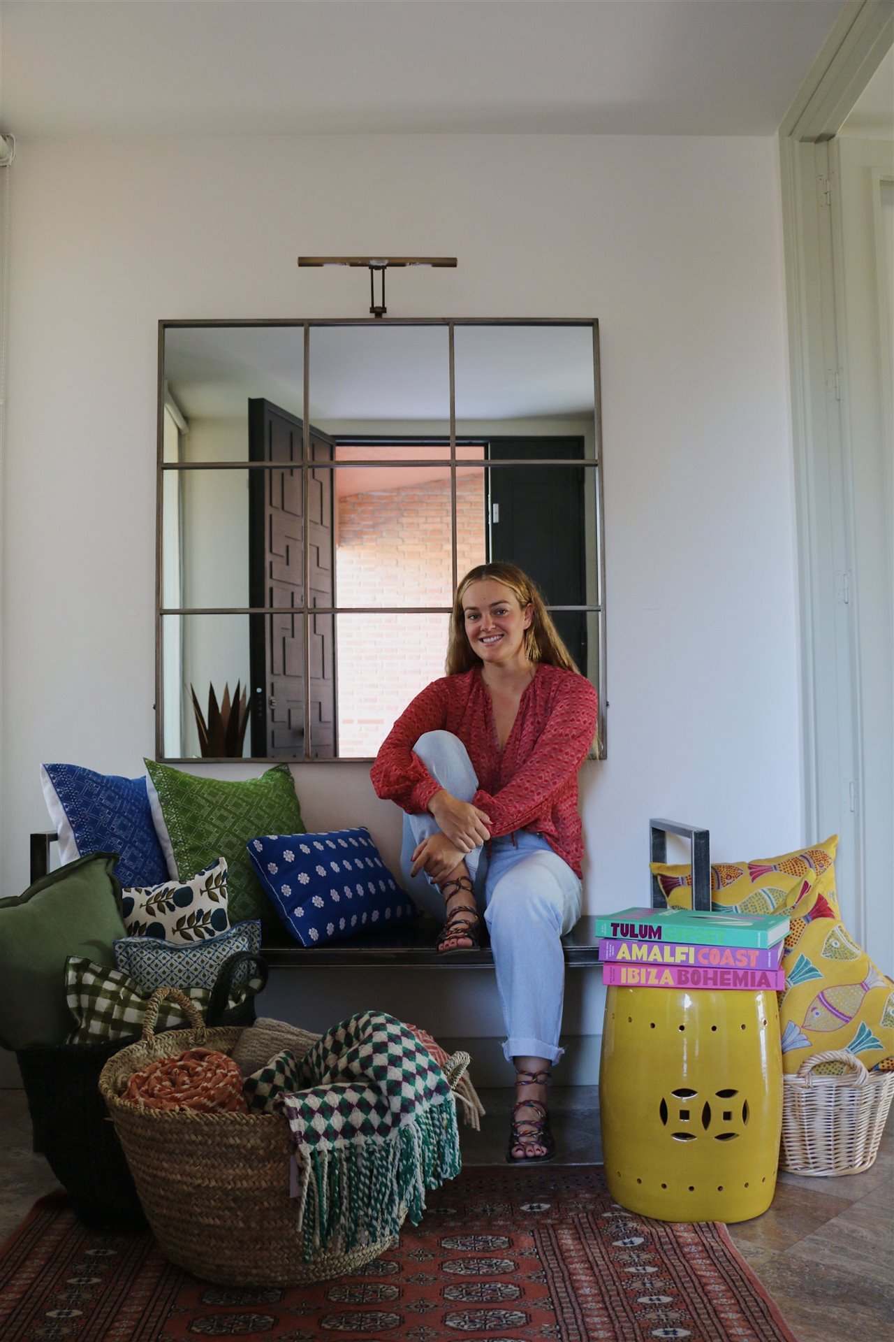 Marta Figar en un rincón de su tienda Katira.
