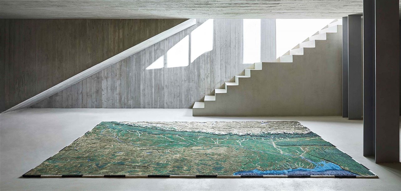 Alfombra Plastic Rivers de Álvaro Catalán de Ocón para GAN hecha de residuos plásticos.