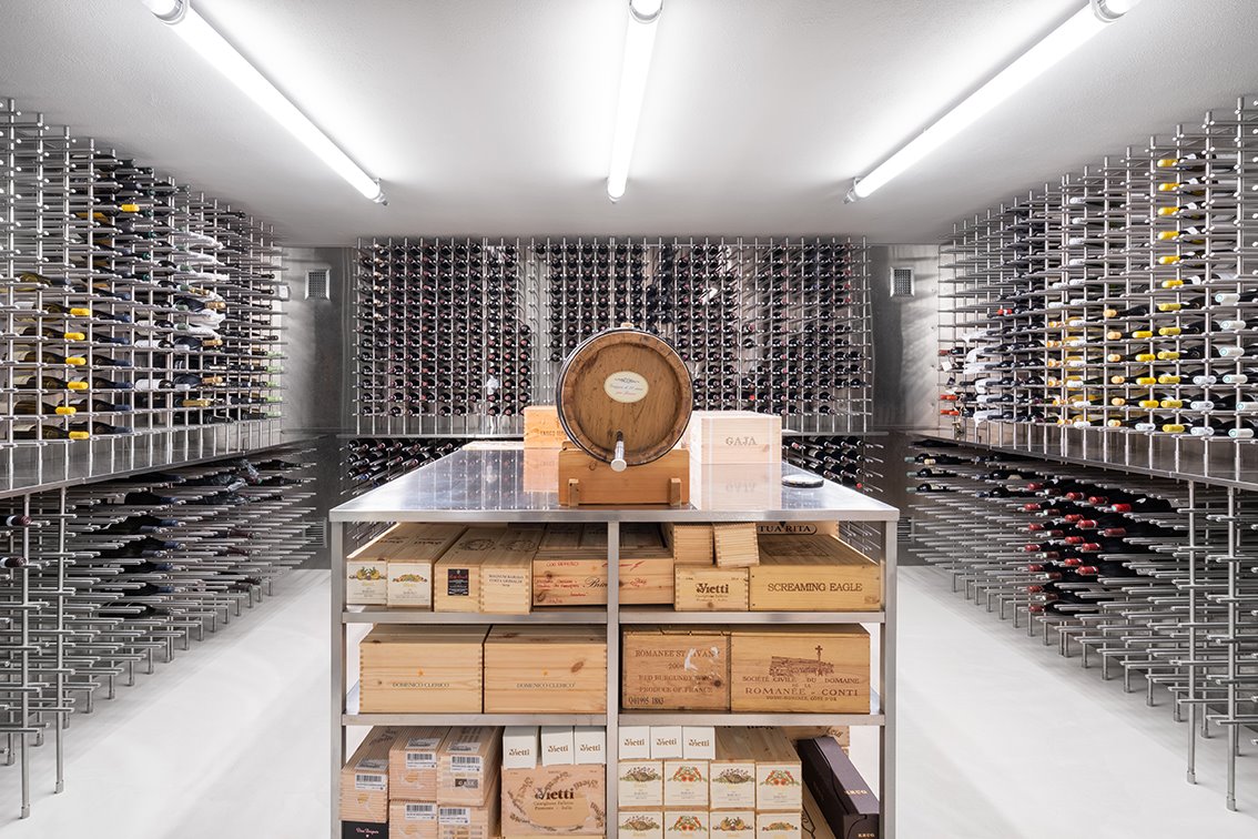17 Villa K Alvisi Kirimoto ©Marco Cappelletti. Más de tres mil botellas