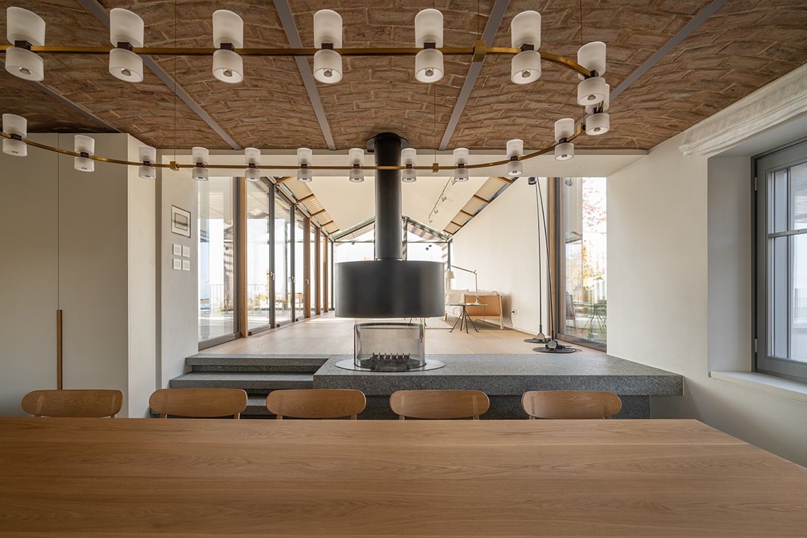 13 Villa K Alvisi Kirimoto ©Marco Cappelletti. Una chimenea del techo