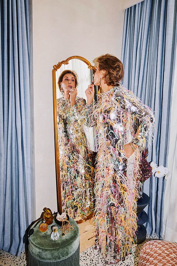 Naty Abascal con su espejo. (Fotografía: Dylan Don x Westwing)