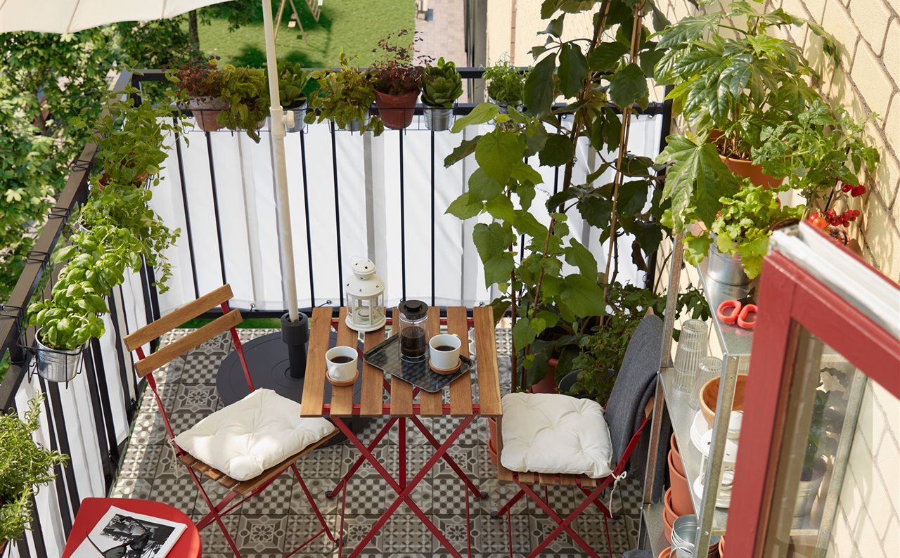 Una terraza urbana pequeña pero con encanto  Decoración de unas, Balcon  decoracion, Decoracion terraza