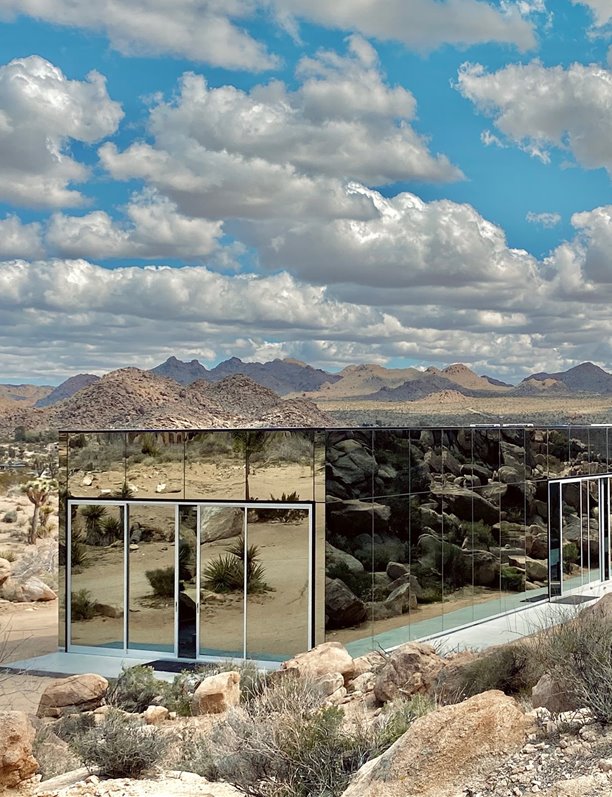 A la venta una casa invisible con paredes que funcionan como espejos