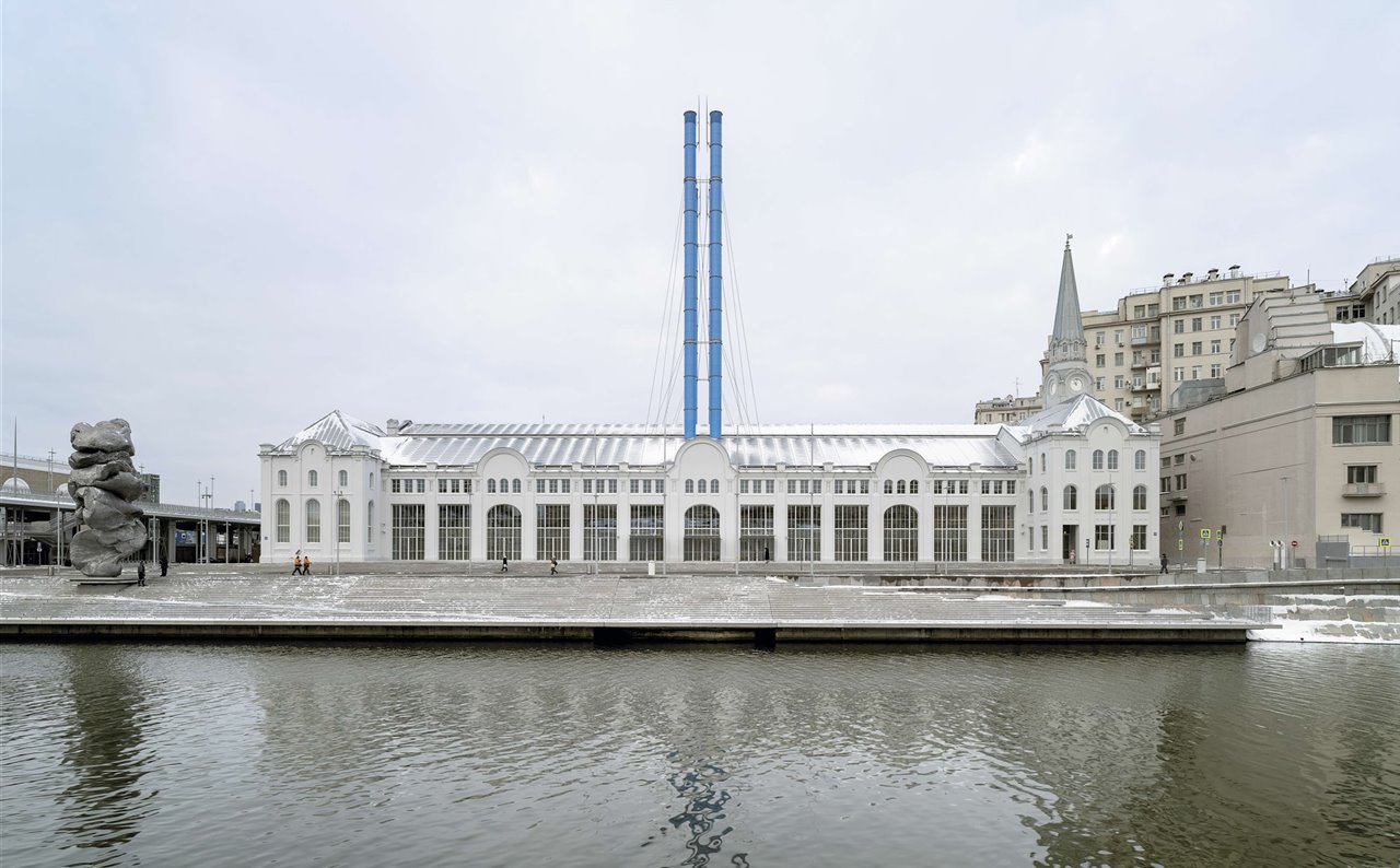 GES-2, una antigua central eléctrica en Moscú transformada por Renzo Piano en espacio para el arte contemporáneo, la ciencia y la sostenibilidad.