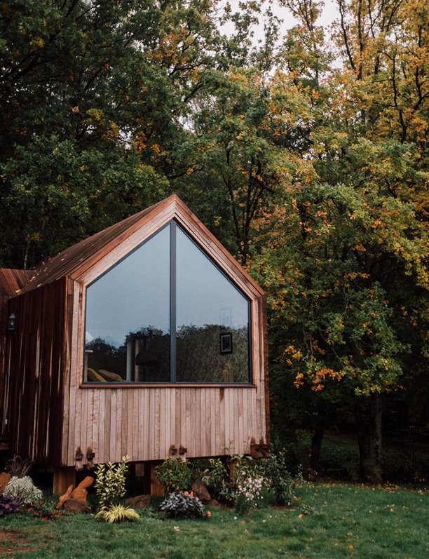 3 cabañas de madera para alquilar y vivir en el bosque: ¡son tan acogedoras que no sabrás cuál elegir!