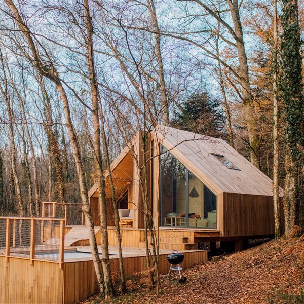 3 cabañas de madera para alquilar y vivir en el bosque: ¡son tan acogedoras que no sabrás cuál elegir!