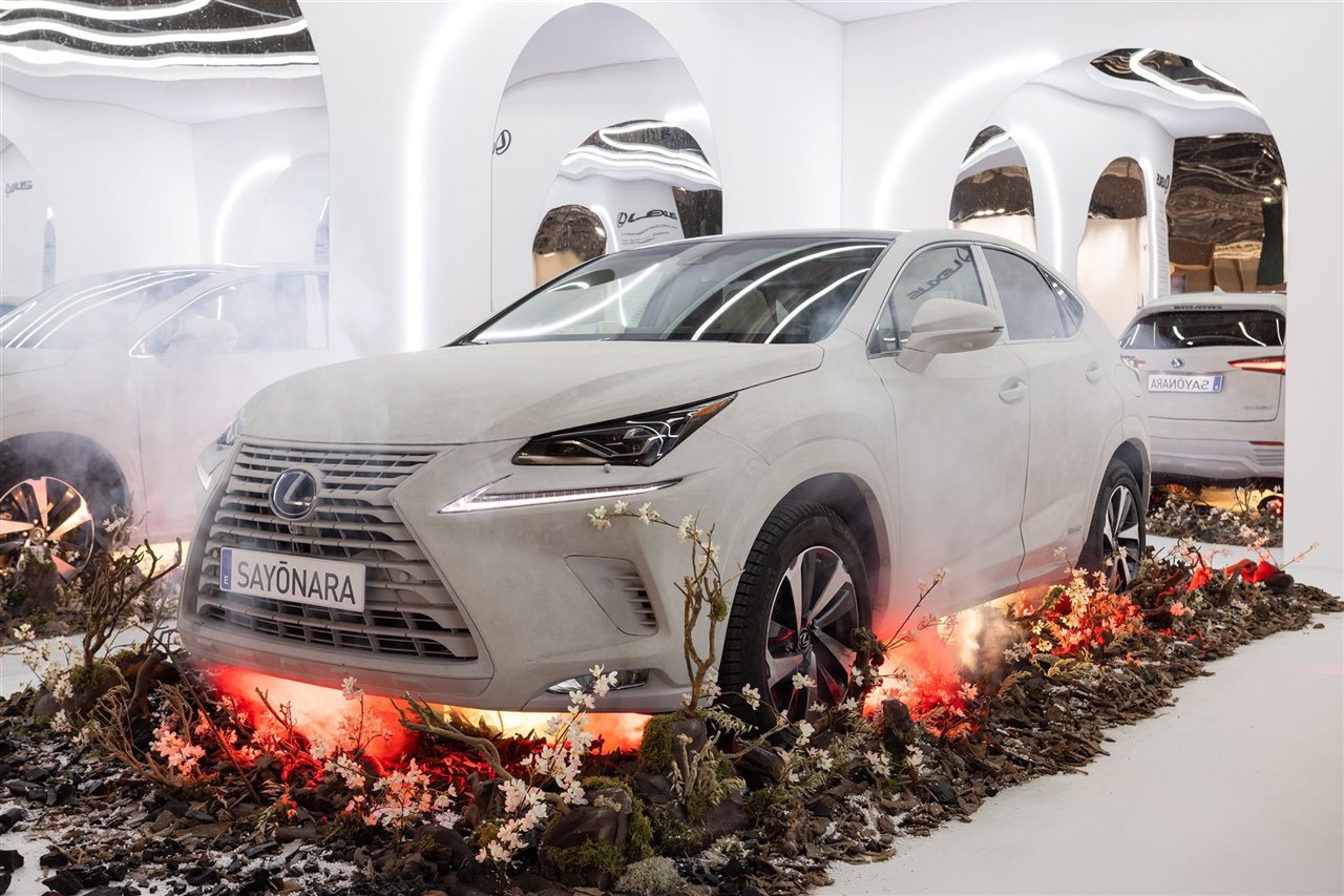El stand de Lexus.